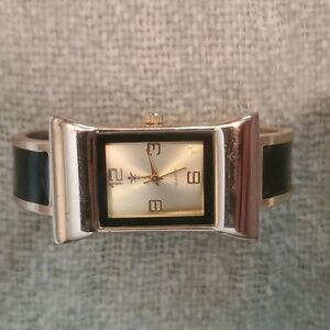 Ladies Quartz Stainless Steel Fashion Watch